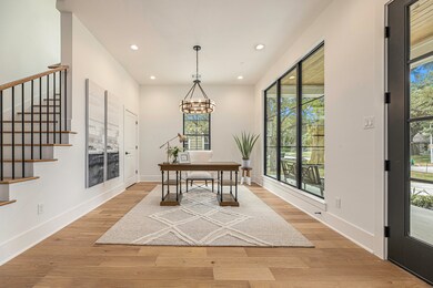 967 W 42nd St, Houston, TX 77018 - photo 5