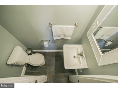 811 E Hector St, Conshohocken, PA 19428 - photo 6