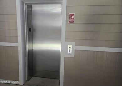 290WW18Elevator