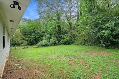 View of grassy yard