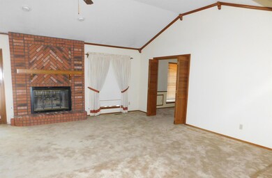 2105 Crossgate Rd, Duncan, OK 73533 - photo 3