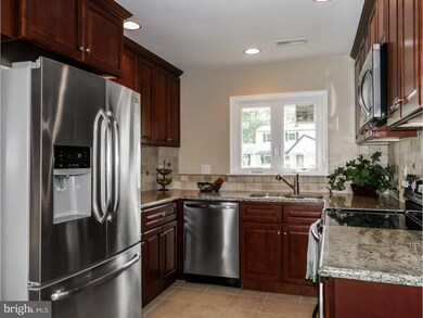 52 Rustleaf Ln, Levittown, PA 19055 - photo 4