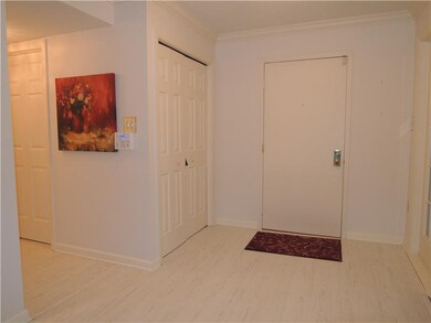 Entry/Foyer.