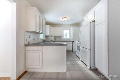 3340 Boone SW-12