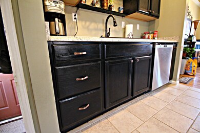 9211 Lantana Dr, Louisville, KY 40229 - photo 7