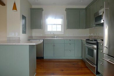 5 Pearl St unit 2, Camden, ME 04843 - photo 2