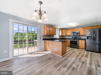 6508 Creekwood Dr, Fredericksburg, VA 22407 - photo 5