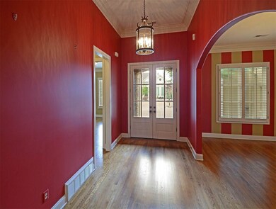 Picture this space and the Dining Room neutral..th