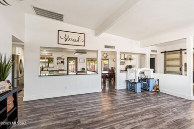 03-Living Area