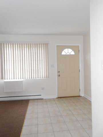 845 Richard St unit E, Aurora, IL 60506 - photo 4