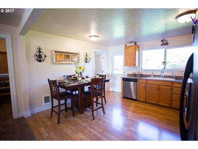 83405 N Harvey Rd, Creswell, OR 97426 - photo 7