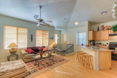Living Room (4)