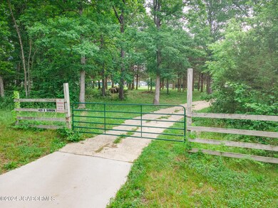 421 E Simon Blvd Holts Summit-03