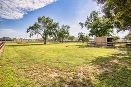 32115 Grove Park Dr, Waller, TX 77484 - photo 4