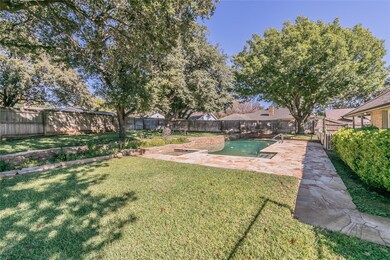 1109 Clear View Dr, Bedford, TX 76021 - photo 7