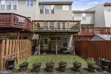 42247 St Huberts Place, Chantilly, VA 20152 - photo 2