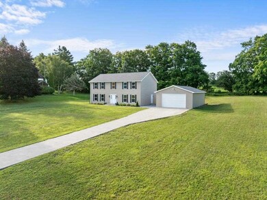 18180 Hilltop Dr, Charlevoix, MI 49720 - photo 4