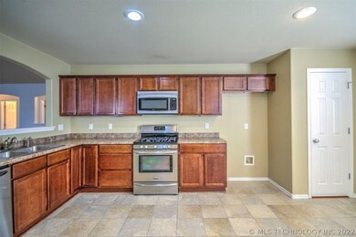 2801 N 20th St, Broken Arrow, OK 74012 - photo 7