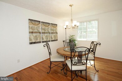 9104 Hunting Pines Place, Fairfax, VA 22032 - photo 7