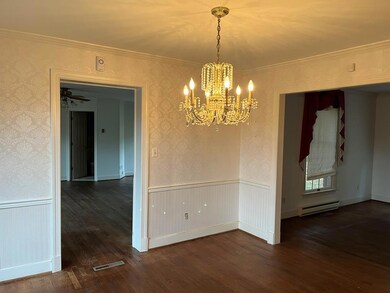 FULL DINING ROOM
