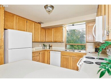 19222 Benfield Ave, Lake Oswego, OR 97035 - photo 6