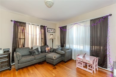 638 Pontiac Ave, Cranston, RI 02910 - photo 4