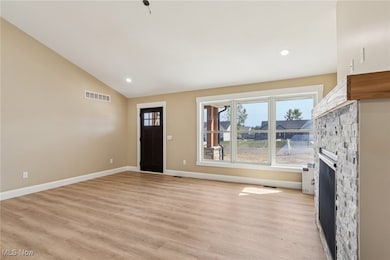 4035 Shelly Lynn Dr, New Middletown, OH 44442 - photo 5