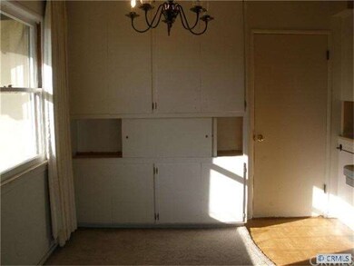 DINING AREA & BUILT IN CABINETS