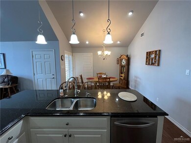 219 Karen Dr, Alamo, TX 78516 - photo 6