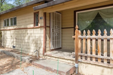 1700 Dana Dr, Redding, CA 96003 - photo 2