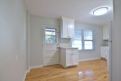 626 S Bryan St, Elmhurst, IL 60126 - photo 4