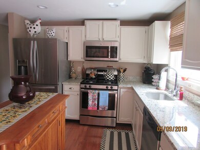 137 1/2 Williams St unit A, Taunton, MA 02780 - photo 6