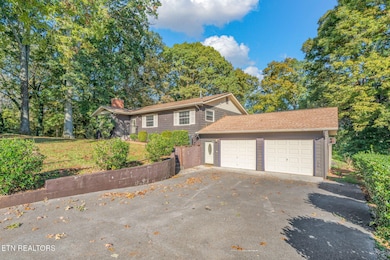 1504 Whitower Dr, Knoxville, TN 37919 - photo 4