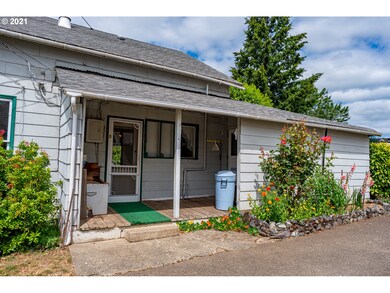 225 Alder St, Myrtle Point, OR 97458 - photo 4