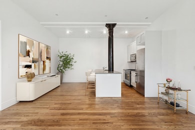 652 Hudson St unit 2-W, New York, NY 10014 - photo 7