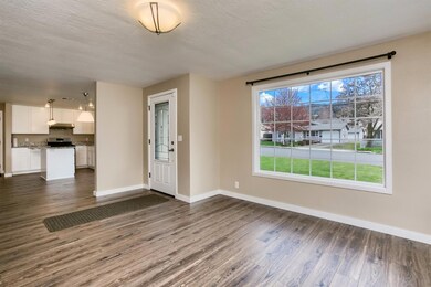 1382 NW Conklin Ave, Grants Pass, OR 97526 - photo 4