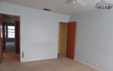 1564 Carol Ln, Wichita Falls, TX 76302 - photo 6