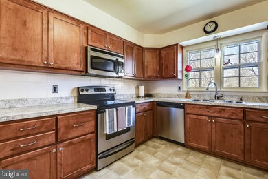 14710 Carson Dr, Burtonsville, MD 20866 - photo 4