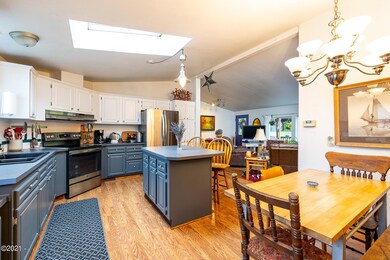 Kitchen/Dining