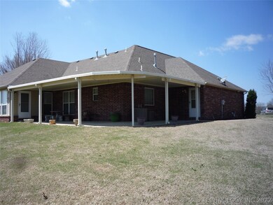 619 S Tallchief Ct, Skiatook, OK 74070 - photo 2