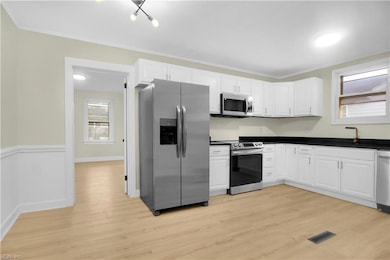 114 Clifton St, Hampton, VA 23661 - photo 2