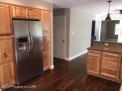 211 Post Hill Rd, Falls, PA 18615 - photo 2