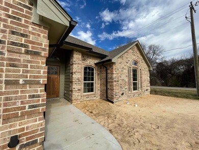 929 Avagail Ave, Springtown, TX 76082 - photo 4
