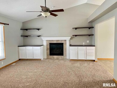 1420 W 52nd St, Davenport, IA 52806 - photo 3