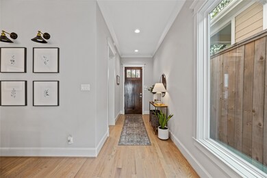 815 W 26th St, Houston, TX 77008 - photo 4