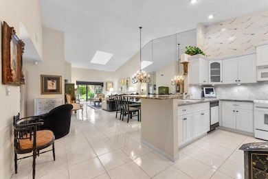 8333 Springlake Dr unit A, Boca Raton, FL 33496 - photo 6