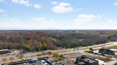 9080 S Howell Ave, Oak Creek, WI 53154 - photo 3