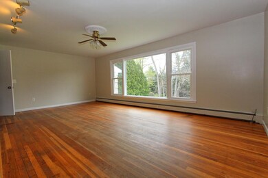 1806-Minot-LivingRoom1