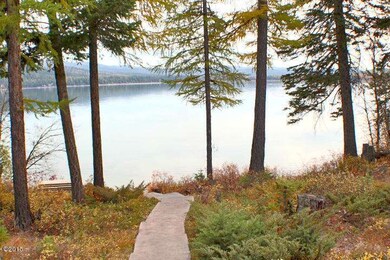 Pathway to lake