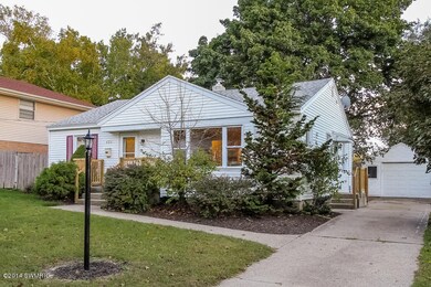 004-Front_View-1280050-mls